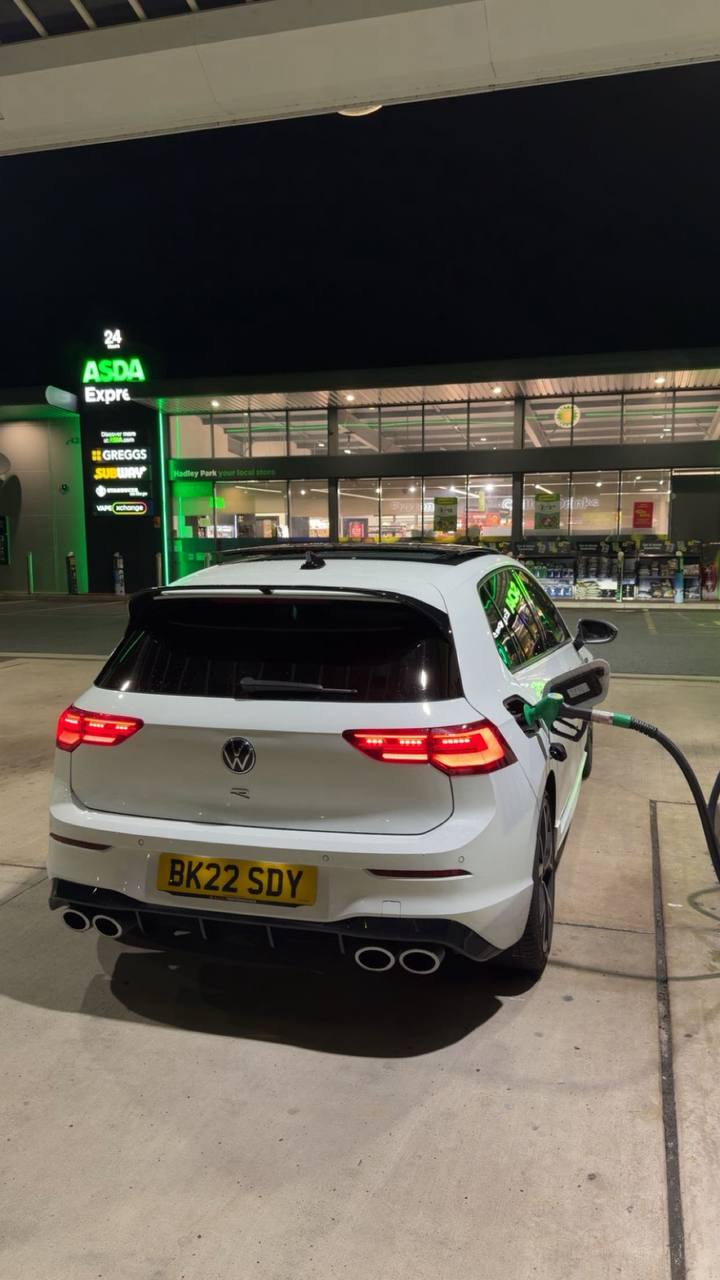 Volkswagen MK8 Golf R - Slide 2